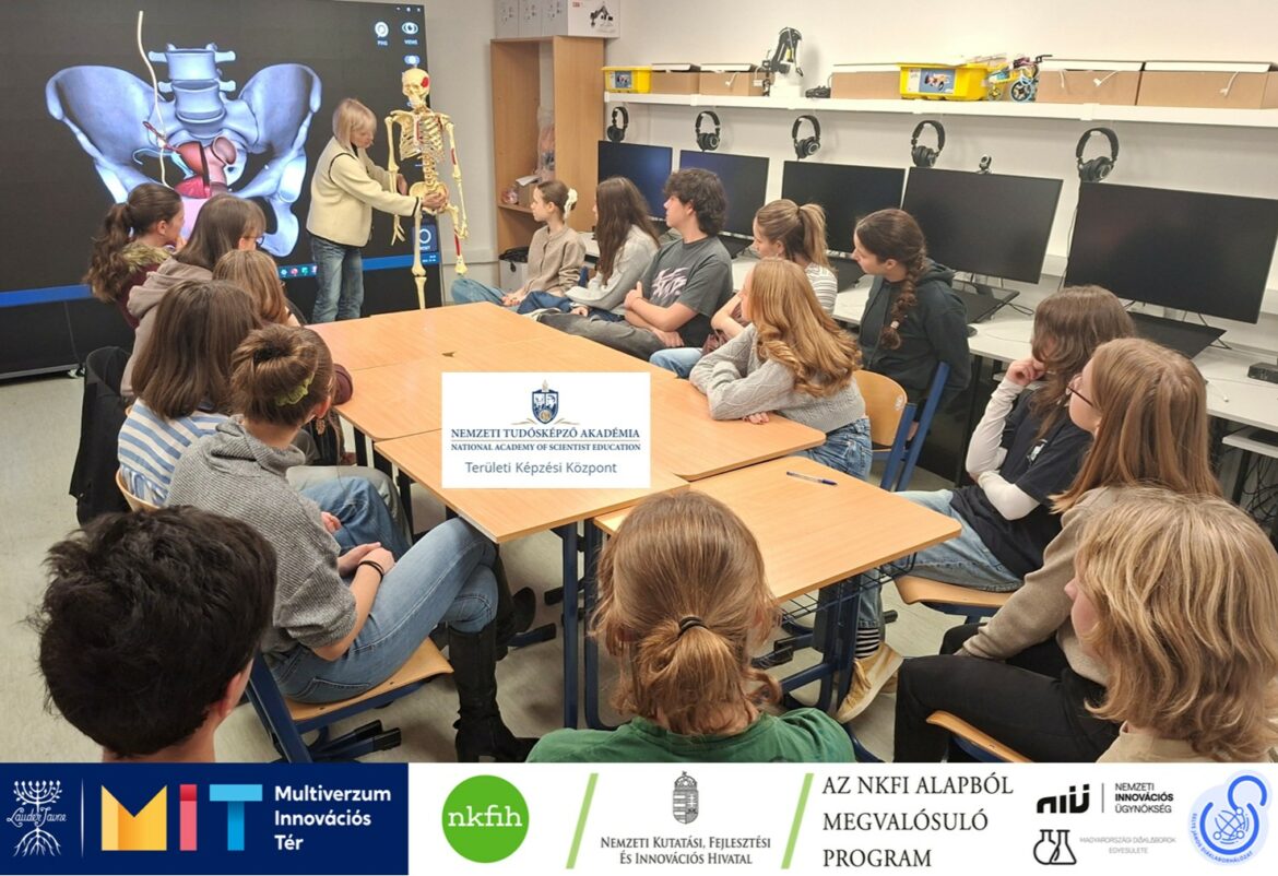 Nemzeti Tudósképző Akadémia: szülésszimulátoros gyakorlaton az ELTE Trefort Ágoston Gyakorló Gimnázium NTA Területi Képzési Központjának diákjai